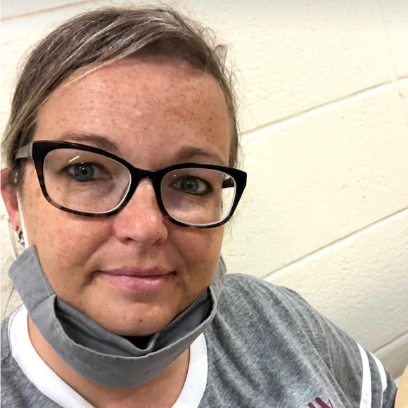 💜💁🏻‍♀️meet your posher, Karen - Picture 4 of 7